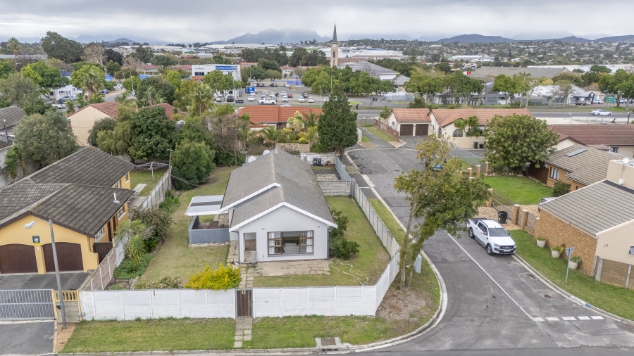 4 Bedroom Property for Sale in Bracken Heights Western Cape